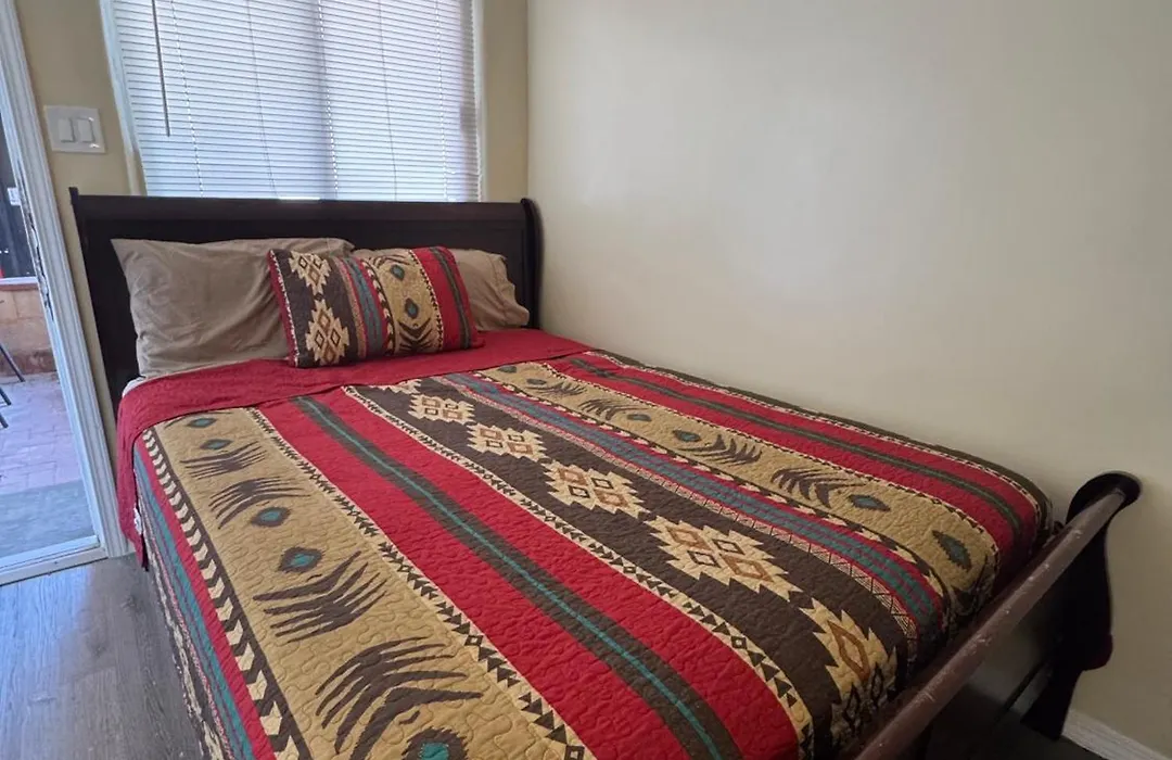 Apache Motel-1