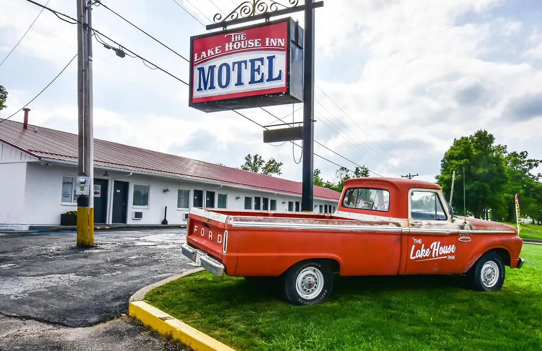 The Lake House Inn-1