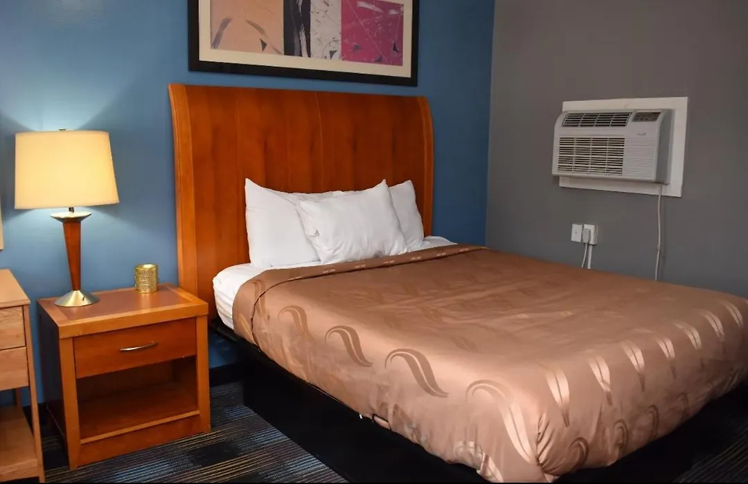 Pilgrim Inn & Cottages-1