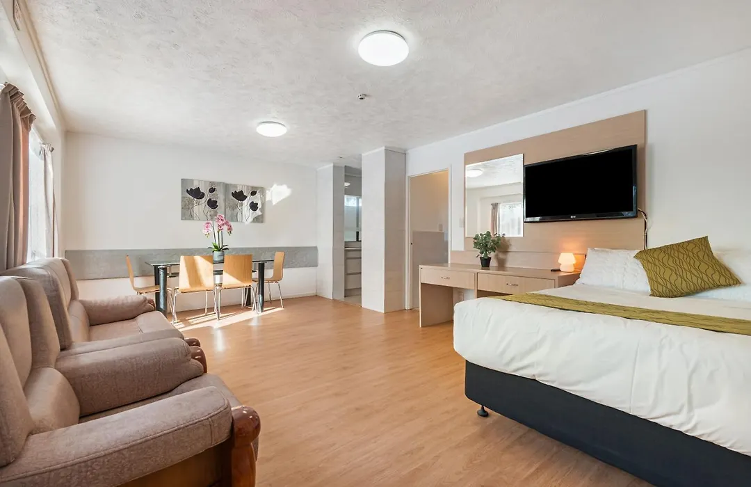 Travel Air Motel-1