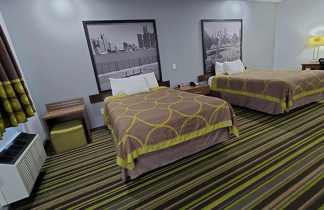 Super 8 By Wyndham Windsor/Dougall-1