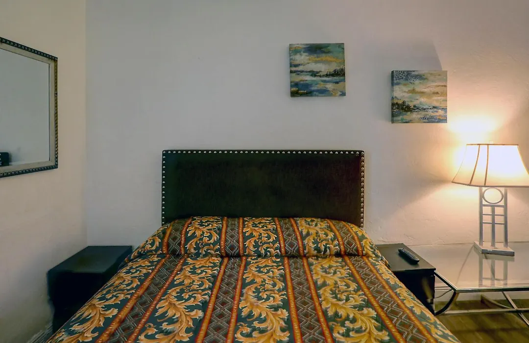 Beach And Town Motel-1