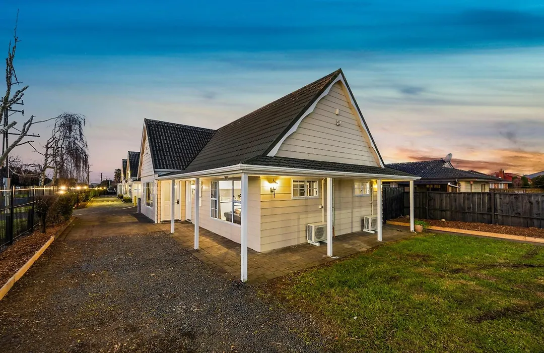 Aroha Motel & Apartments-1