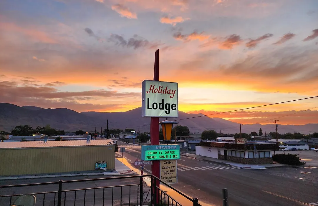 Holiday Lodge-1