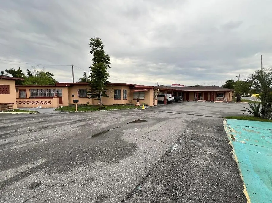 Slumberland Motel-1