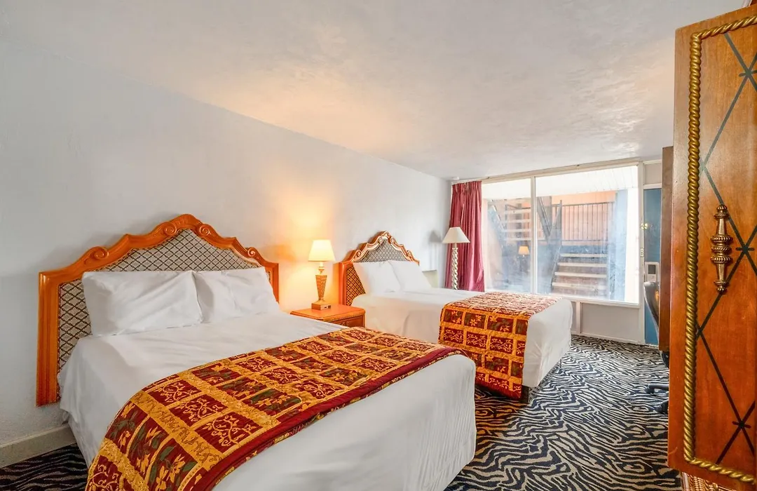 Castle Inn & Suites By Oyo Lawton-1