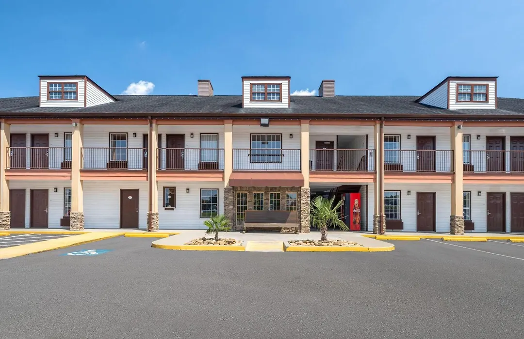 Baymont By Wyndham Commerce Ga Near Tanger Outlets Mall-1