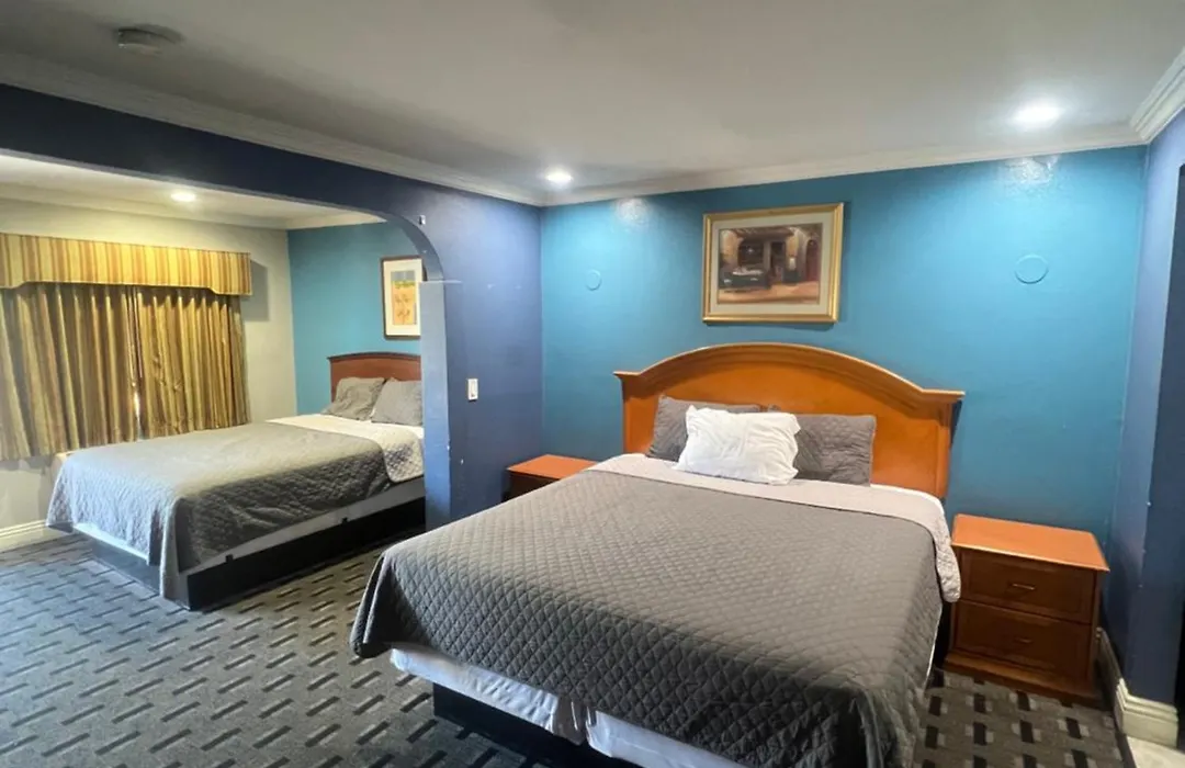 Sunset Inn & Suites-1