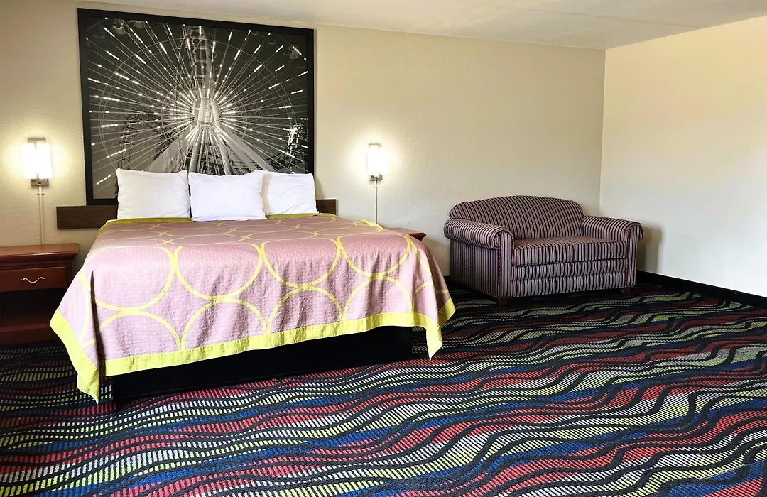 Super 8 By Wyndham Vincennes-1