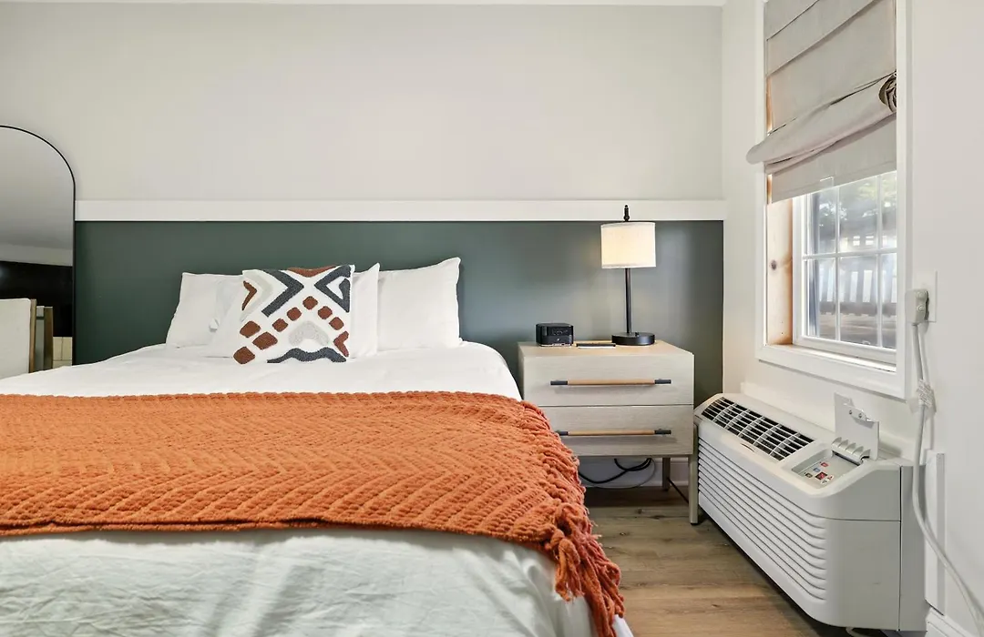Hillside Hotel-1