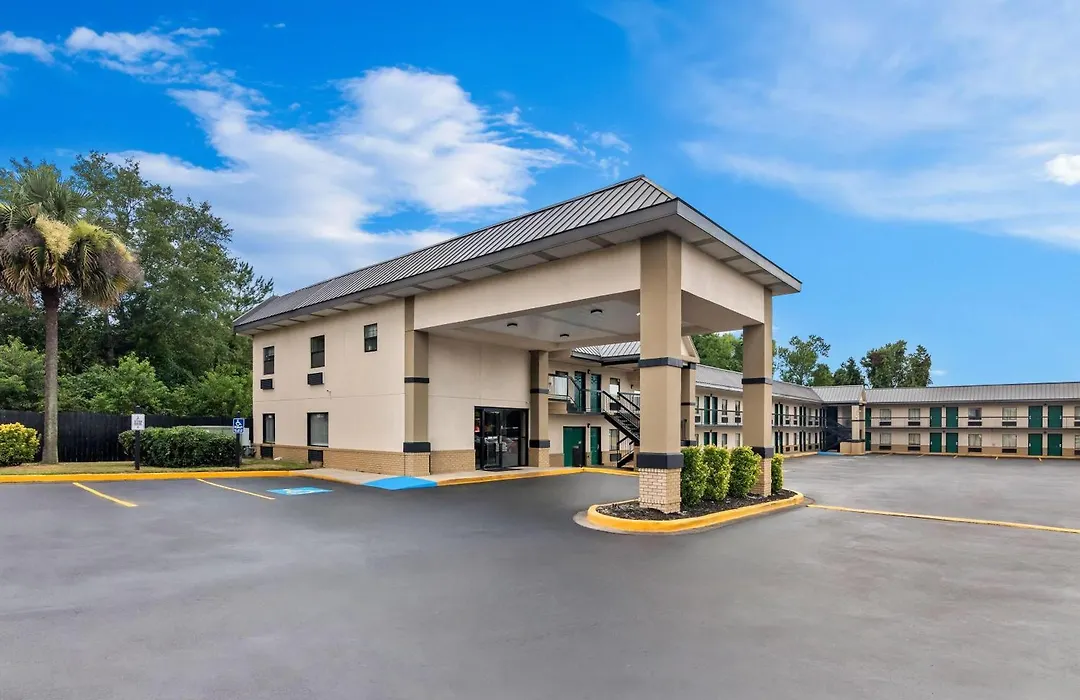 Super 8 By Wyndham Columbia-1
