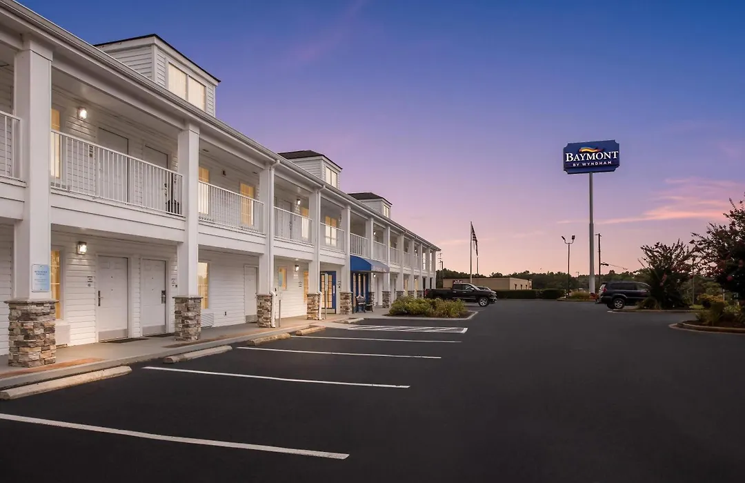 Baymont By Wyndham Forest City-1