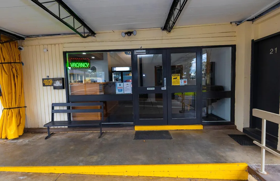 Golden Hills Motel-1