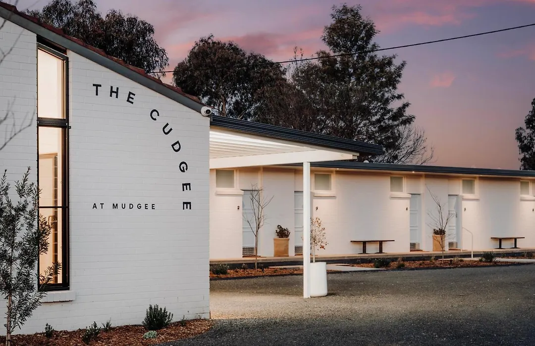 The Cudgee At Mudgee-1
