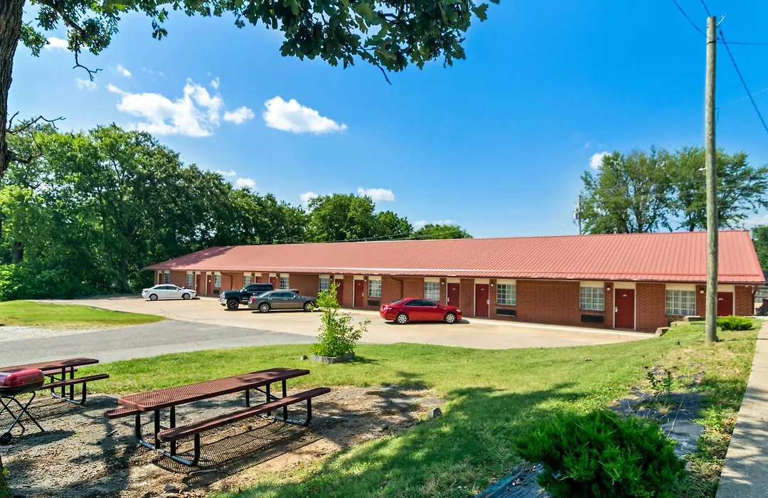 Americas Best Value Inn And Suites Siloam Springs-1