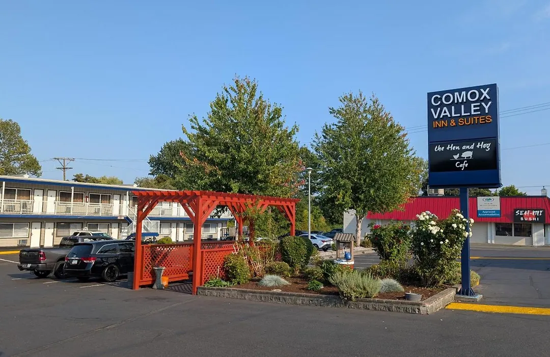 Comox Valley Inn & Suites-1