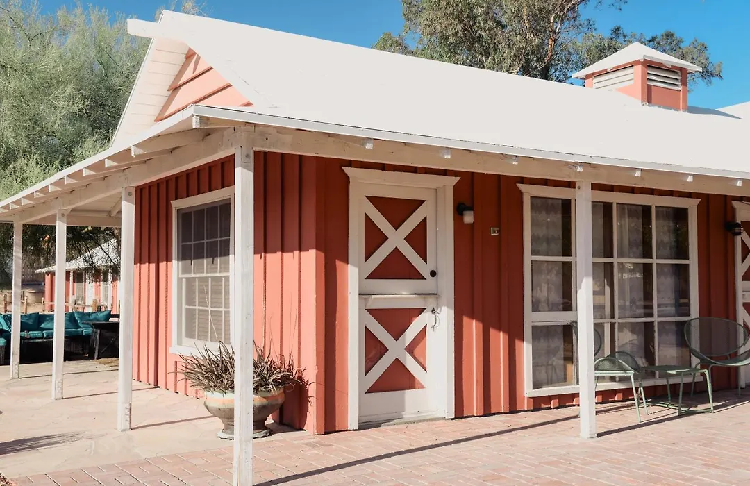 Room 7 - Downtown Joshua Tree Motel - Pet Friendly - Walk To Shops & Visitor Center, Minutes To Park Entrance-1