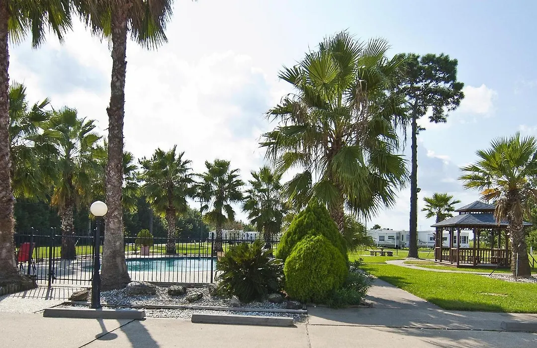 Winnie Inn Suites & Rv Park-1