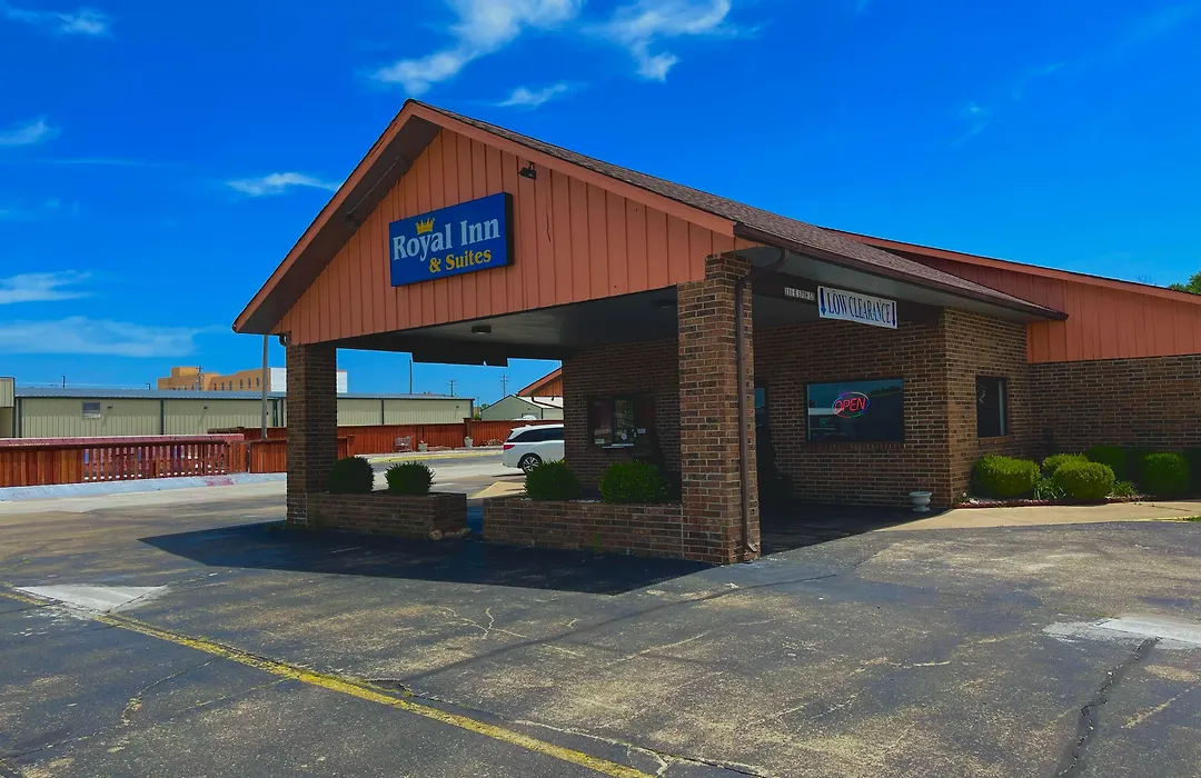 Royal Inn & Suites-1