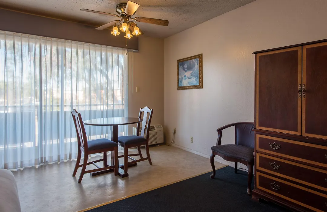 Coral Reef Inn & Condo Suites-1