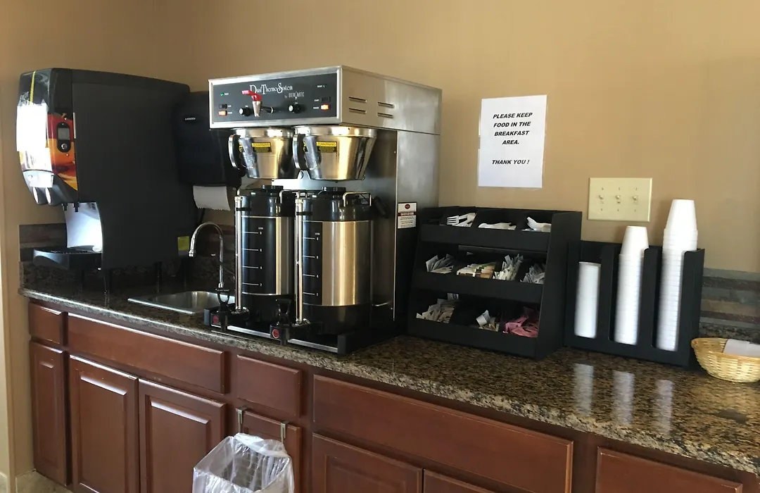 Americas Best Value Inn & Suites Ft Collins E At I-25-1