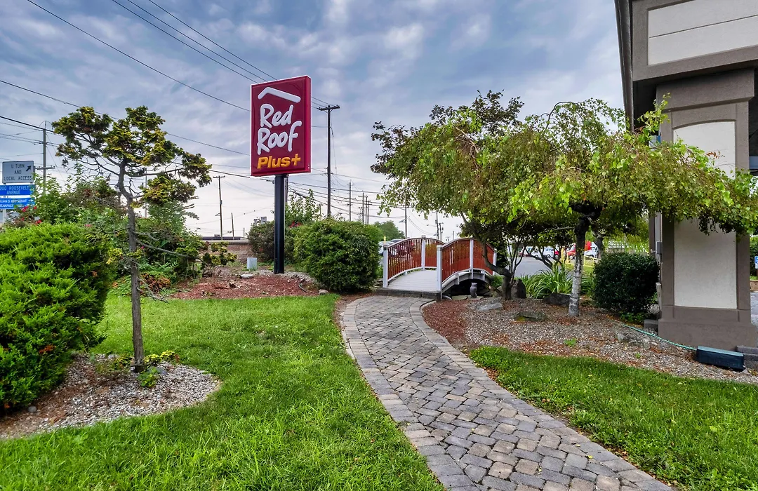 Red Roof Inn Plus Woodbridge - Carteret-1