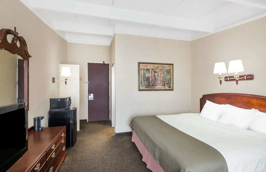 Howard Johnson By Wyndham Middletown Newport Area-1