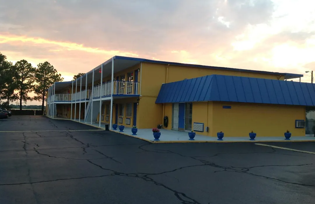 Belmont Inn And Suites-1