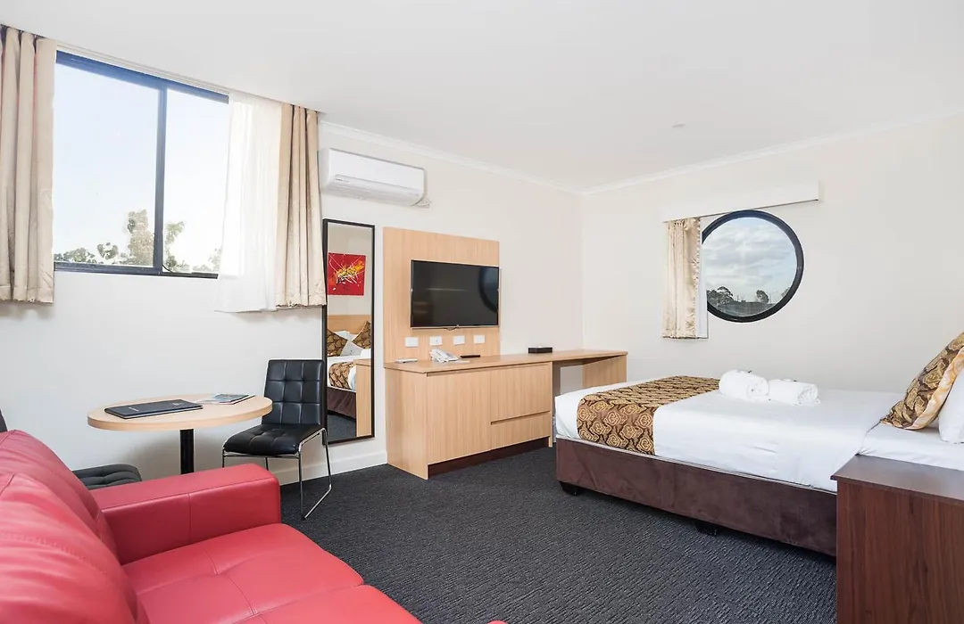 Mahoneys Motor Inn-1