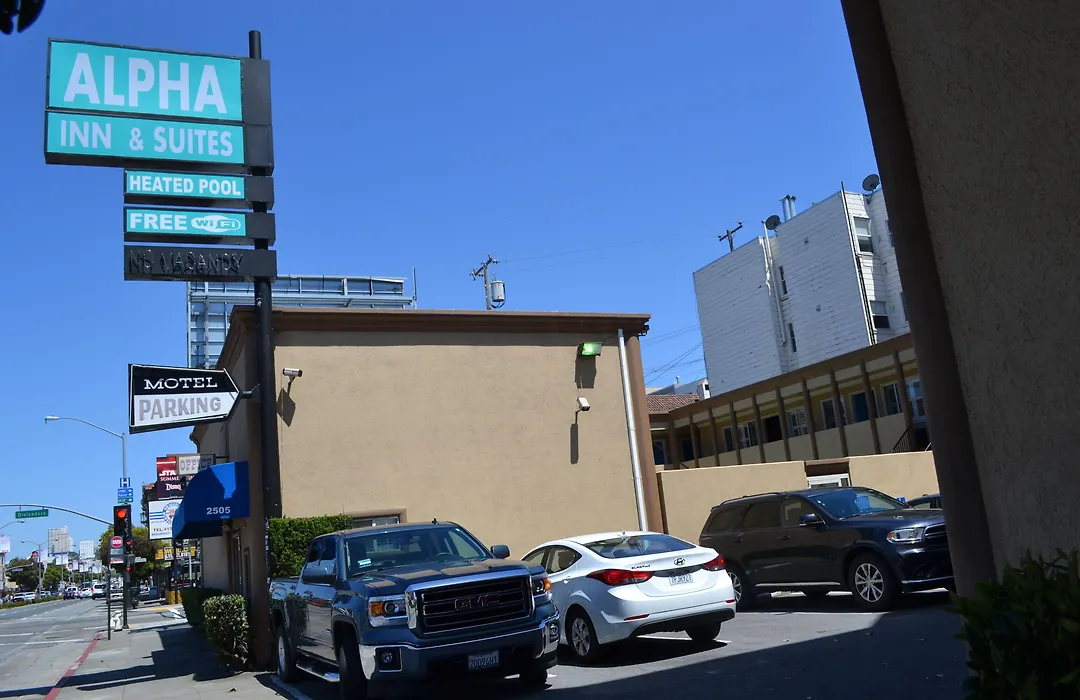 Alpha Inn And Suites-1
