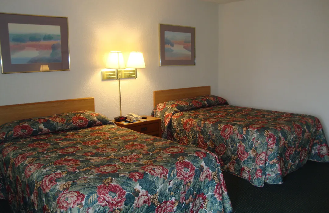 Plaza Inn-1