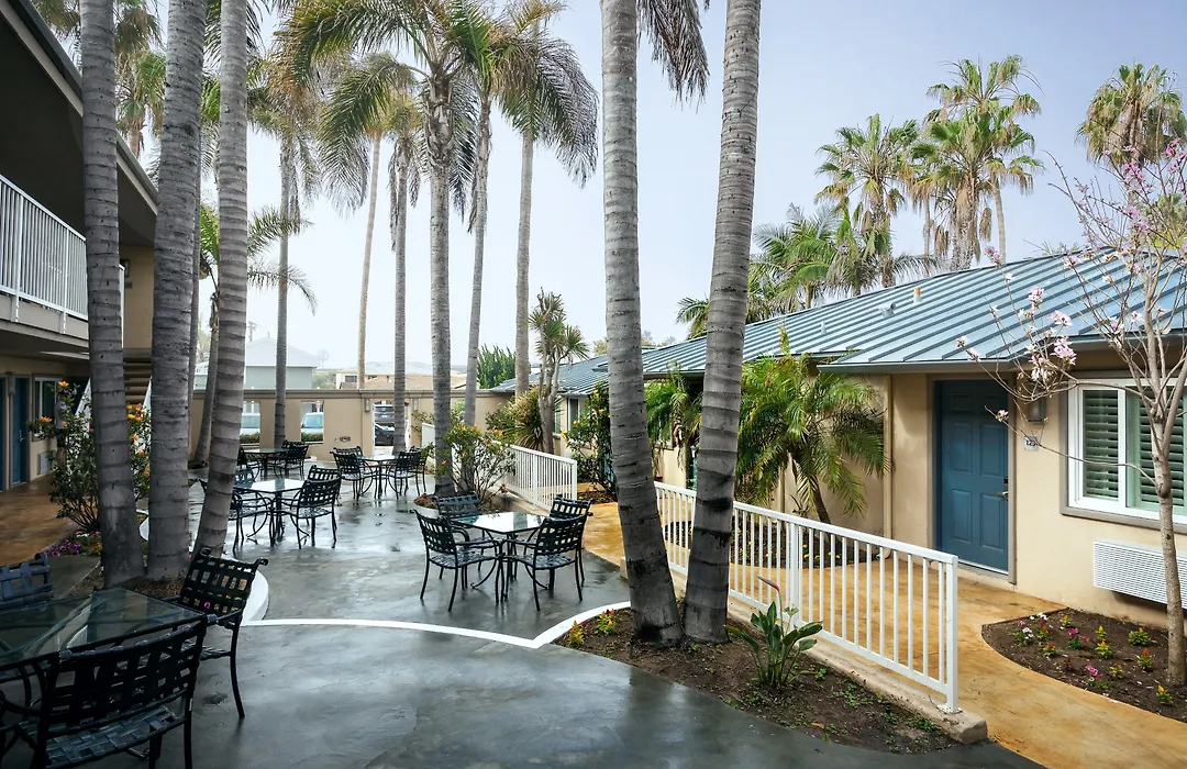 Pb Surf Beachside Inn-1