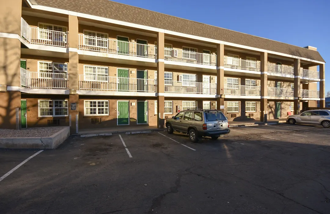 Hometowne Studios By Red Roof Denver - Lakewood West-1