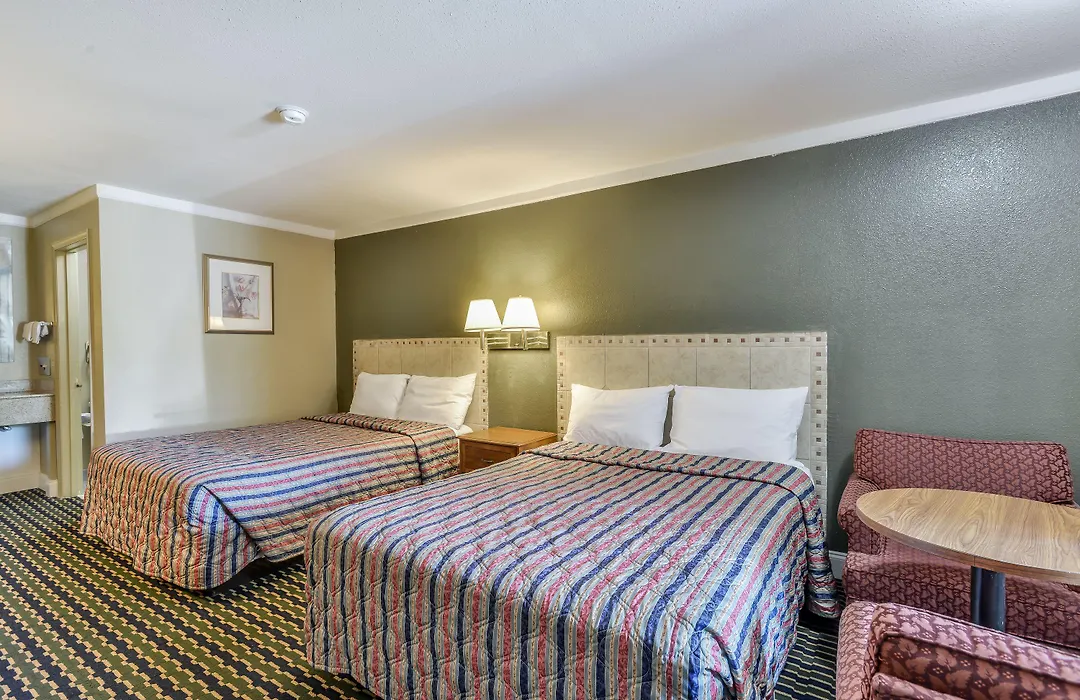 Wake Inn-1