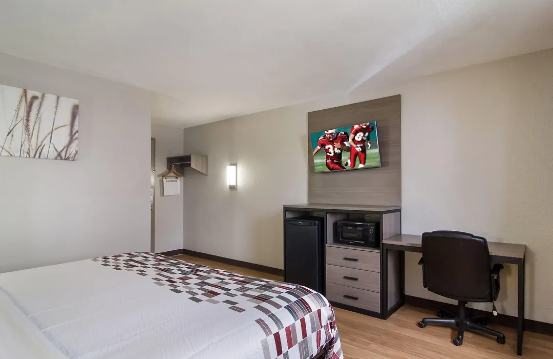 Red Roof Inn & Suites Brunswick I-95-1