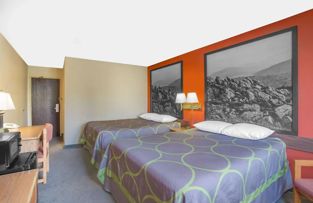 Super 8 By Wyndham Christiansburg/Blacksburg Area-1
