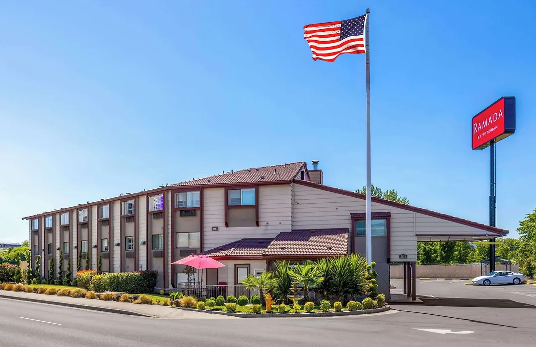 Ramada By Wyndham Medford Airport North-1