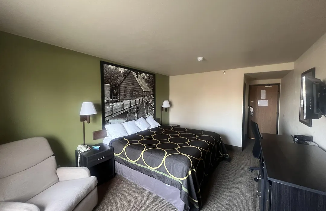 Super 8 By Wyndham Macon-1