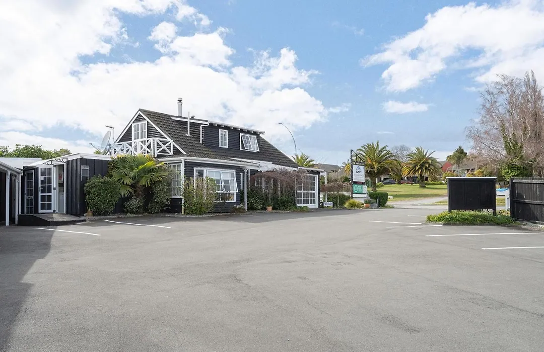 Cottage Mews Motel-1