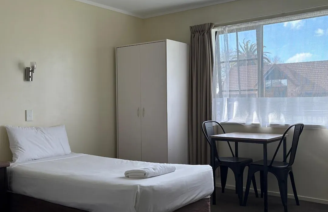 Devonwood Motel-1