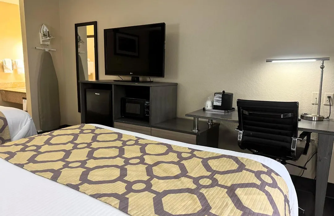 Baymont By Wyndham Tupelo-1