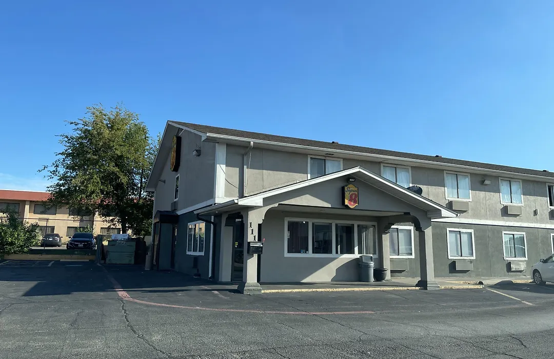 Super 8 By Wyndham Sherman-1