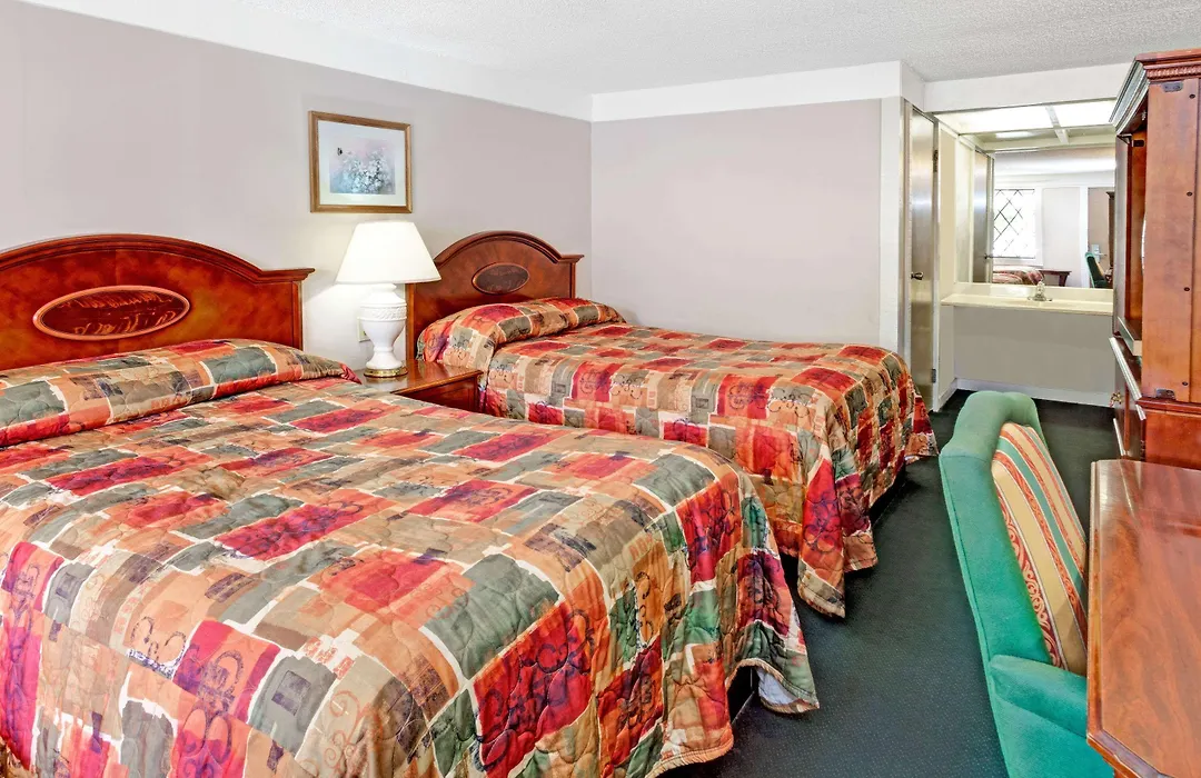 Knights Inn Austell-1
