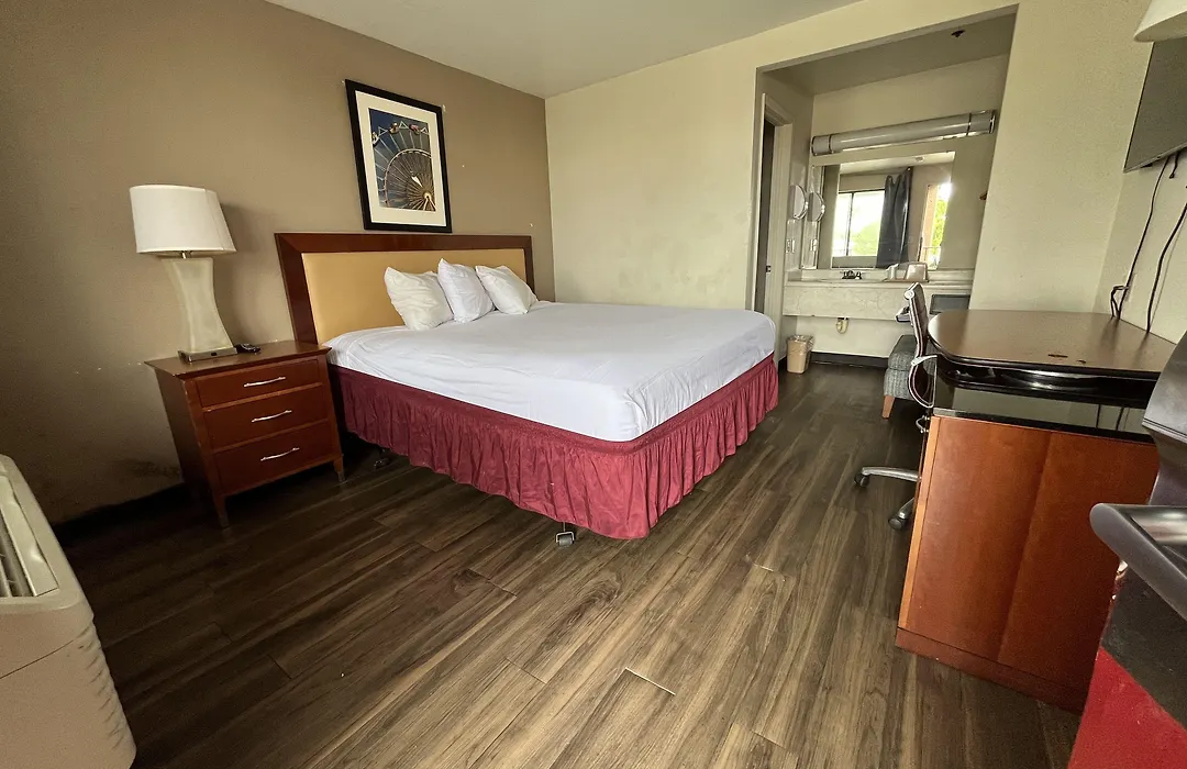 Fresno Inn-1
