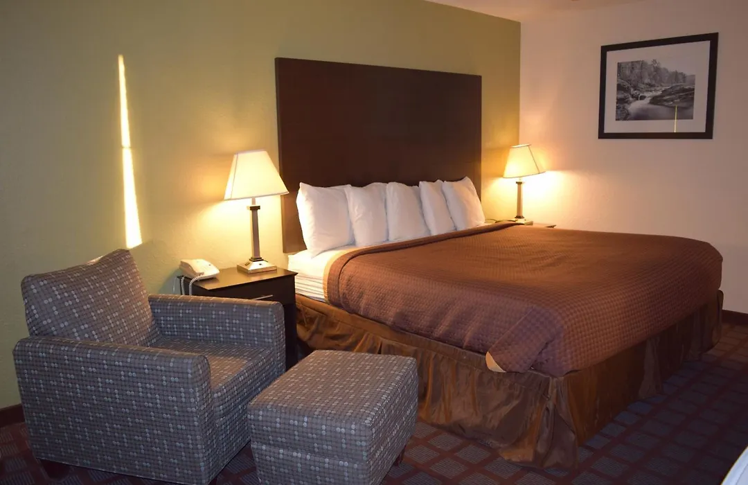 Super 8 By Wyndham Saginaw-1