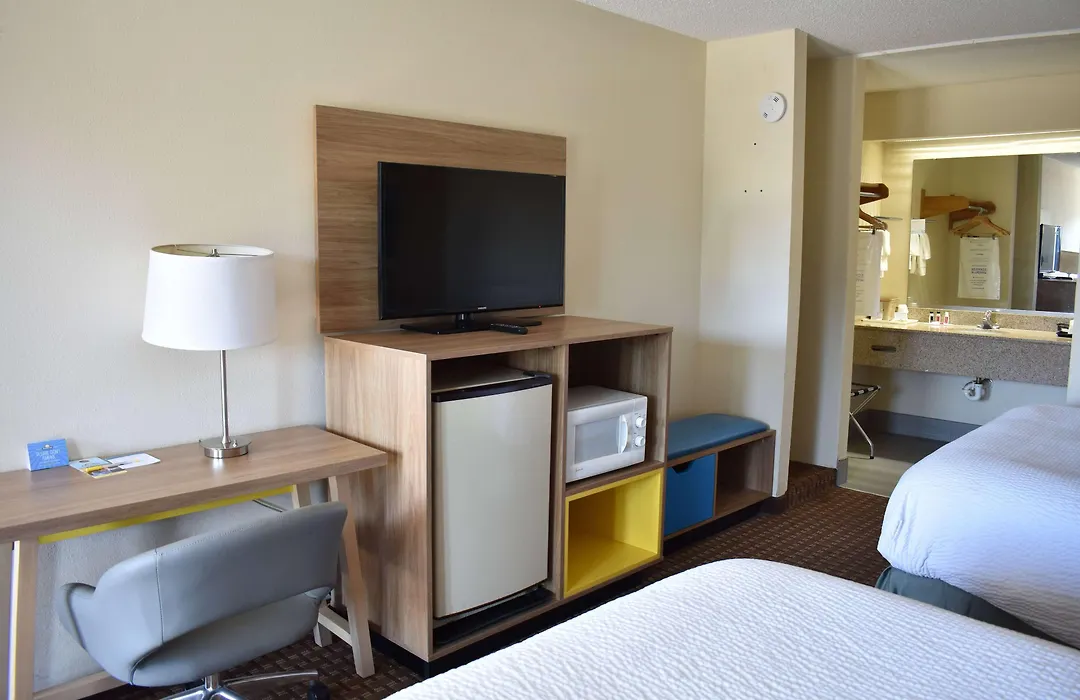 Days Inn By Wyndham Reidsville-1