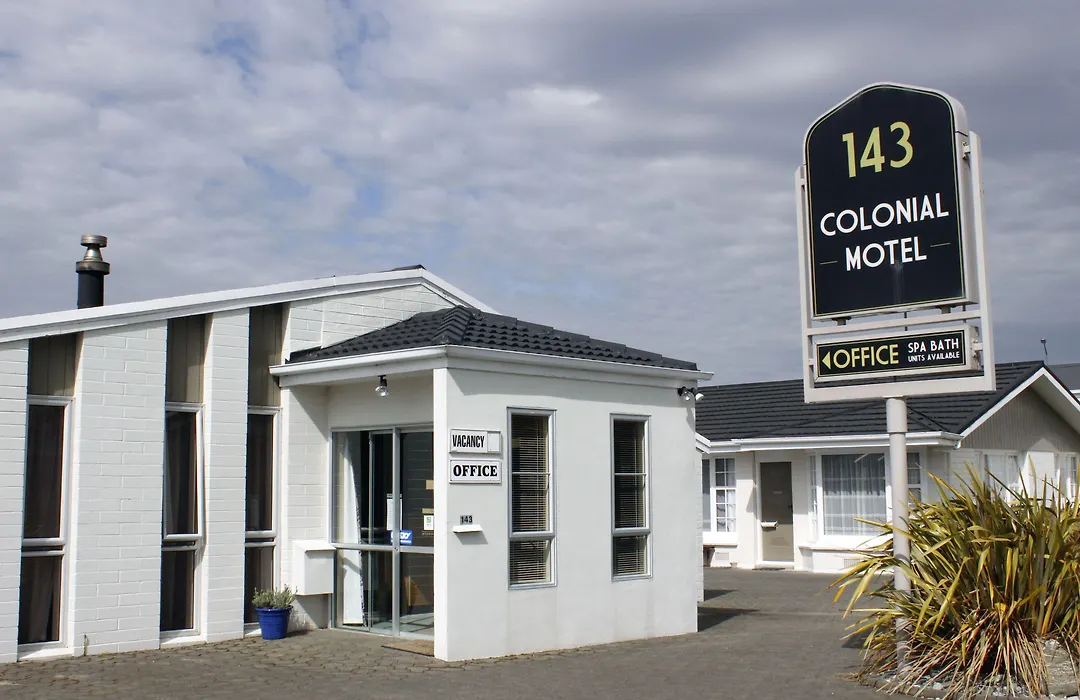 Colonial Motel-1