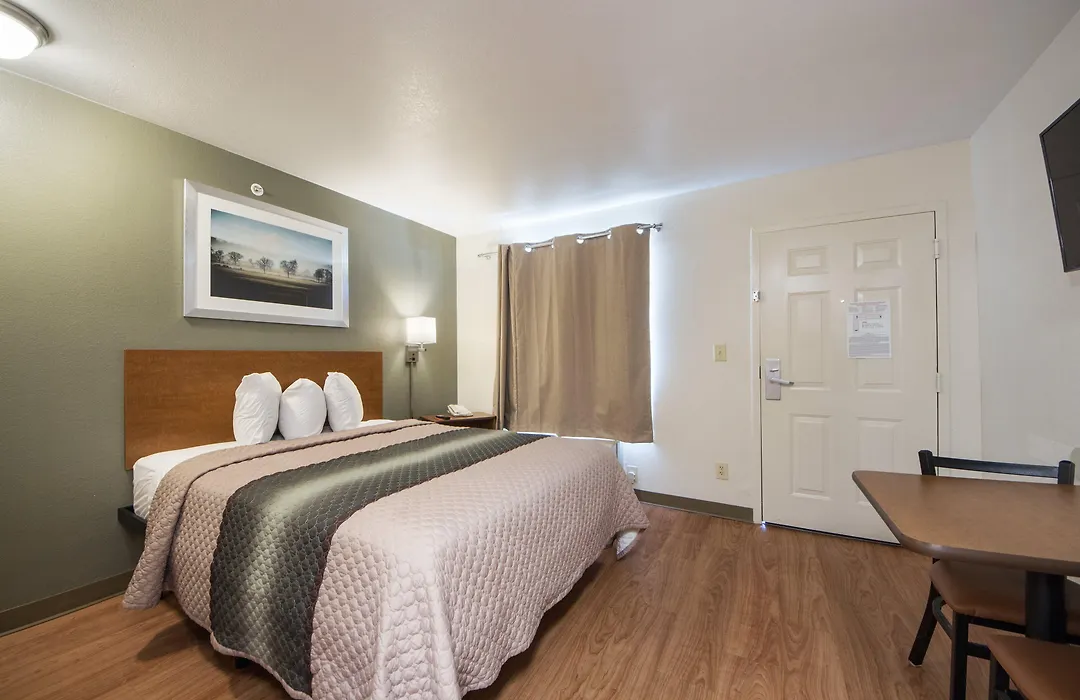 Hometowne Studios By Red Roof Dallas - Irving-1