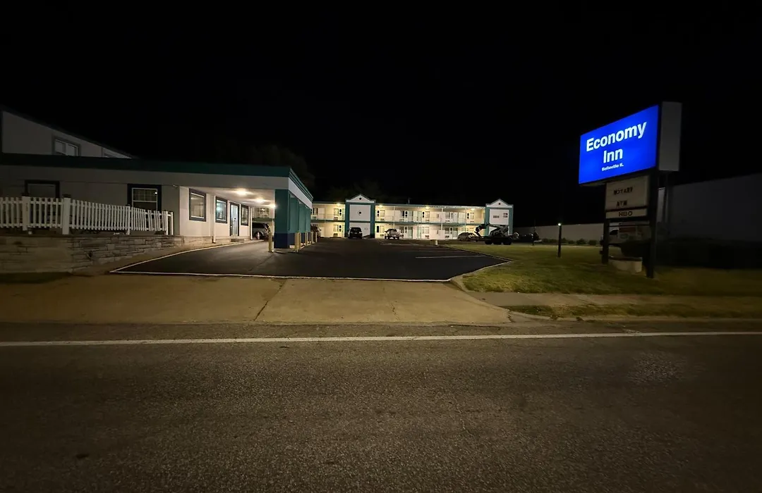Economy Inn-1