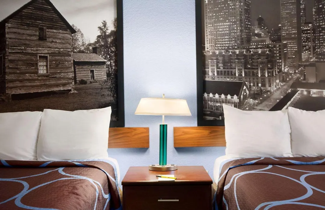 Super 8 By Wyndham Charlotte University-1